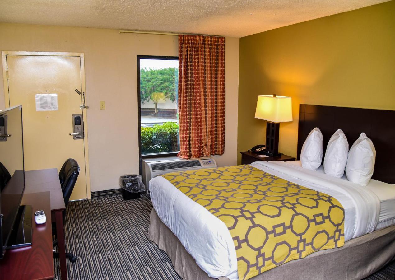 Baymont By Wyndham Columbus Ga Hotel Exterior photo