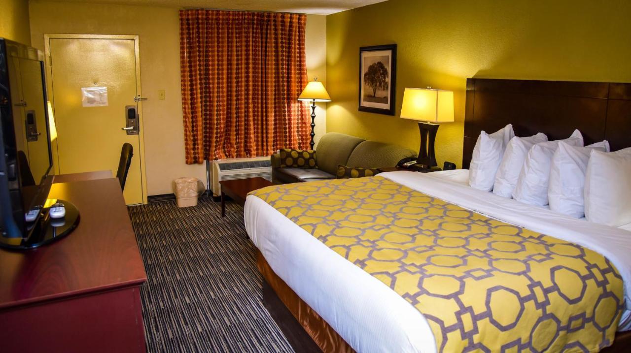 Baymont By Wyndham Columbus Ga Hotel Exterior photo