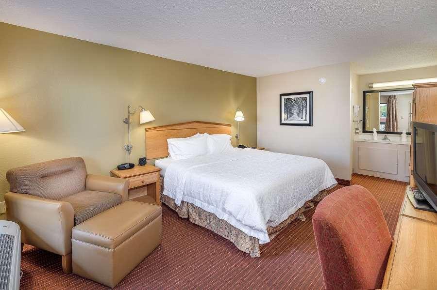 Baymont By Wyndham Columbus Ga Hotel Exterior photo