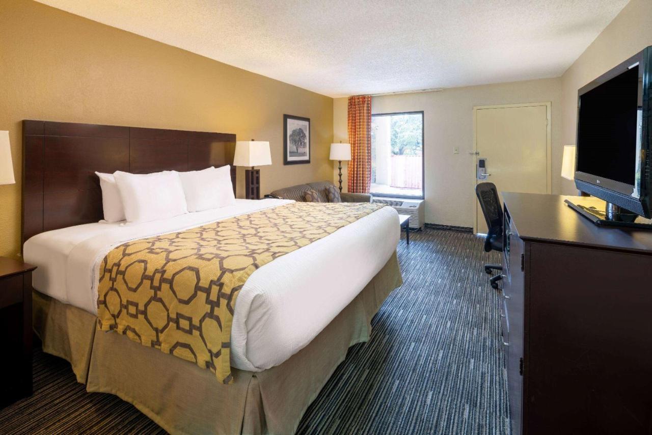 Baymont By Wyndham Columbus Ga Hotel Exterior photo