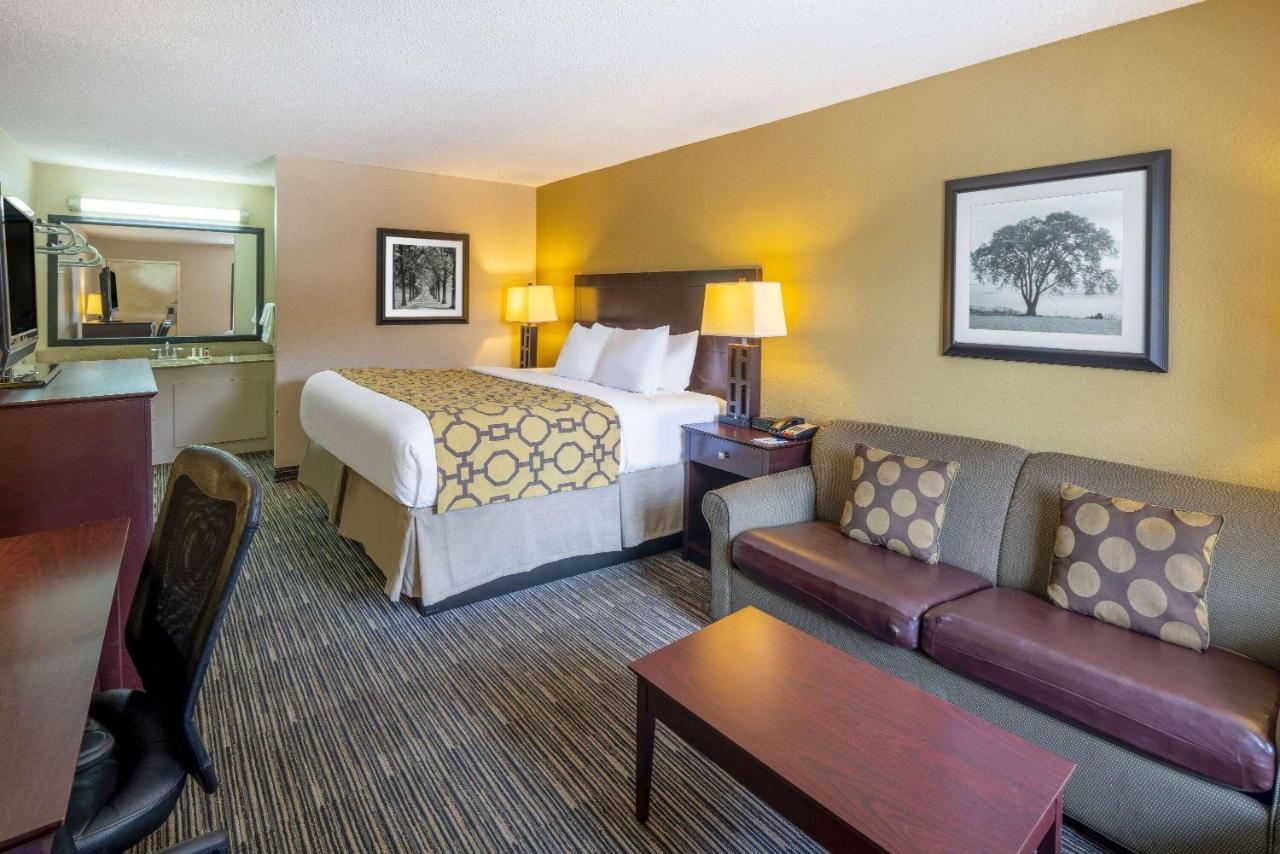Baymont By Wyndham Columbus Ga Hotel Exterior photo